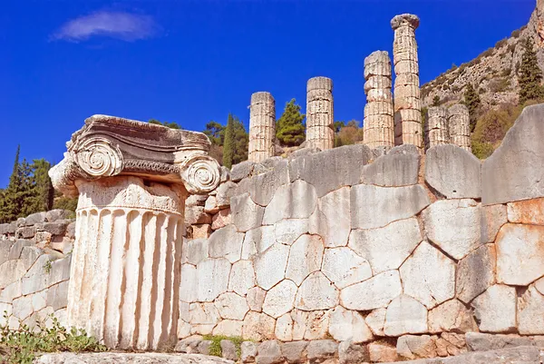 Ionian column capital, architectural detail on Delos island, Gre — Stock Photo, Image