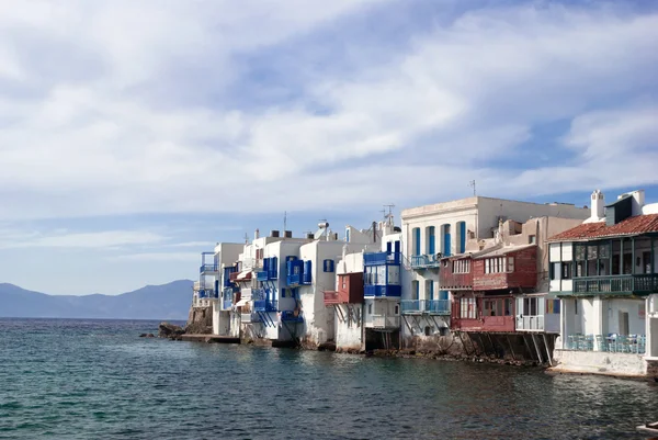 Little Venice quartiere lungo la riva di Mykonos, Grecia — Foto Stock