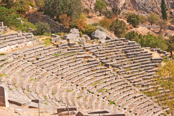 Temple d'Apollon et le théâtre à Delphes oracle archéologique — Photo