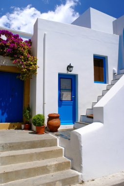 Santorini Adası'nda bulunan Yunan geleneksel ev