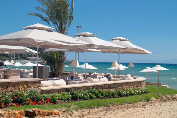 Cafetería griega tradicional en la playa de Grecia —  Fotos de Stock