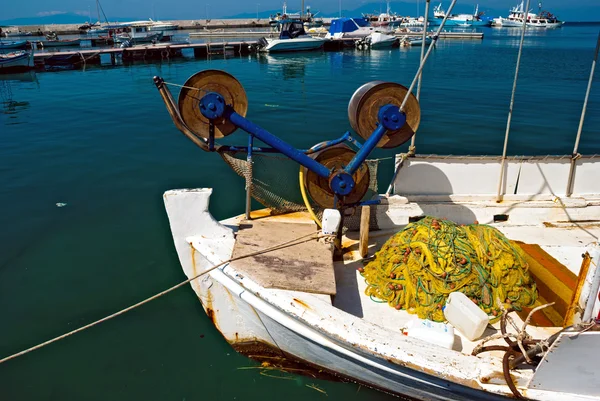 Greek fishing boat at Cyclades islands — Stock Photo, Image