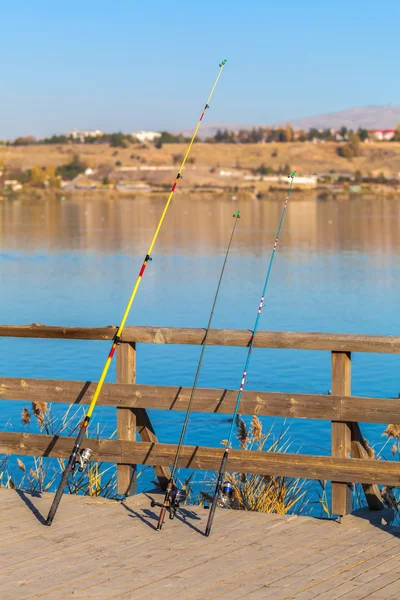 Pesca de otoño en el lago —  Fotos de Stock