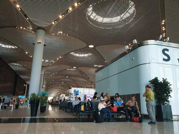 Istanbul Turkey May 2019 Passengers Waiting Departure Time Istanbul Airport — Stock Photo, Image