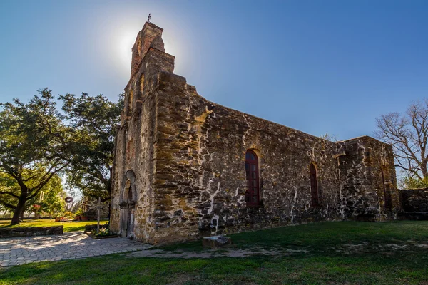 Halo av klocktornet av historiska spanska uppdraget espada, 1690, texas. — Stockfoto