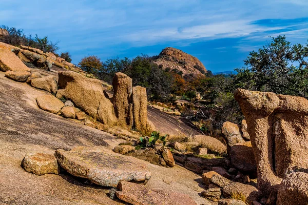 En utsikt över den fantastiska granit stenplattor och stenblock legendariska förtrollade Rock, texas. — Stockfoto