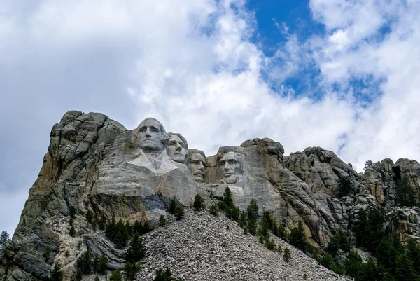 Monumento famoso y escultura de montaña Monte Rushmore, cerca de Keystone, Dakota del Sur . — Foto de Stock