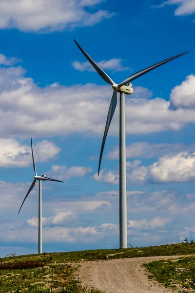 View of High Tech Industrial Wind Turbinse Generating Clean Energy. — Stock Photo, Image