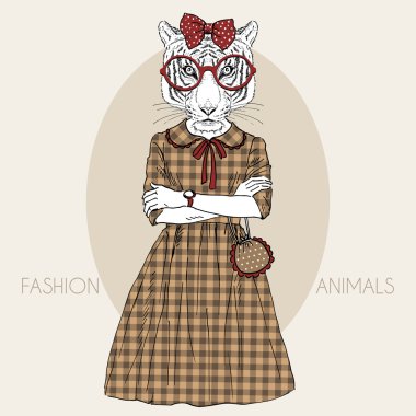 tiger girl renklerde giyinip