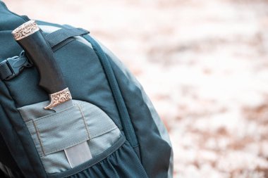 Ormanda sırt çantasındaki bıçağın aynısı. Yürüyüş ekipmanları