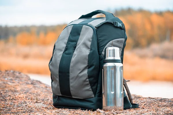 Hiking Backpack Thermos Tea River Bank — Stock Photo, Image