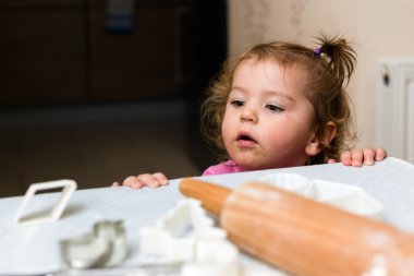 kız bebek kurabiyeleri yapmak istiyorum