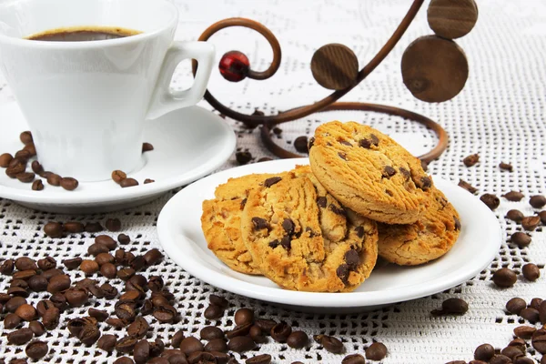 Cookies e xícara de café — Fotografia de Stock