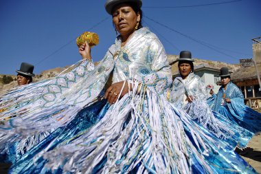 Aymara kadın dans geleneksel dans festivali morenada Isla del sol, titicaca Gölü, Bolivya.