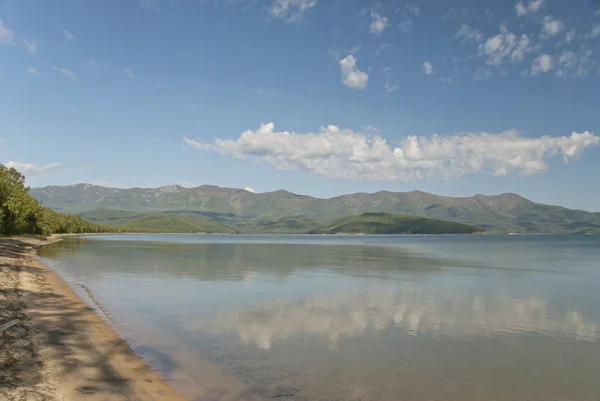 Le lac Baïkal par temps calme . — Photo