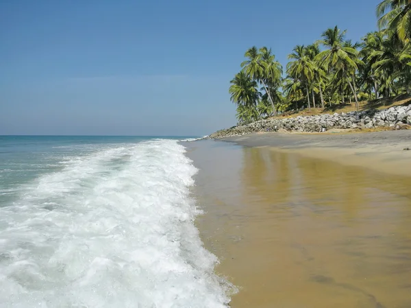 Empty beach in Kerala, India. — Stock Photo, Image