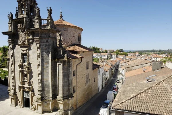 Visa på iglesia de san fructuoso i santiago de compostela, Spanien. — Stockfoto