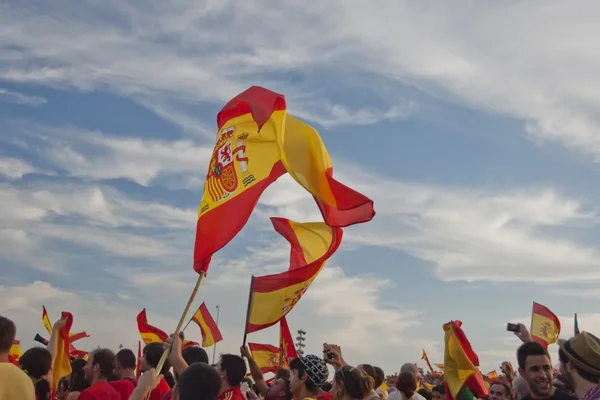 Banderas de España ondean sobre un estadio en Valencia, España . —  Fotos de Stock