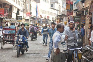 Ana ın Bazaarı yeni delhi, Hindistan en işlek caddede olduğunu.