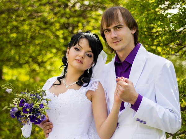 Happy bride and groom on their wedding — Stock Photo, Image