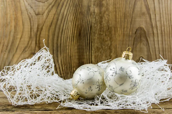 Composição de Natal brilhante no fundo de madeira — Fotografia de Stock