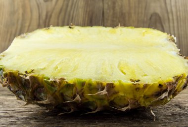 ananas ahşap grunge zemin üzerine