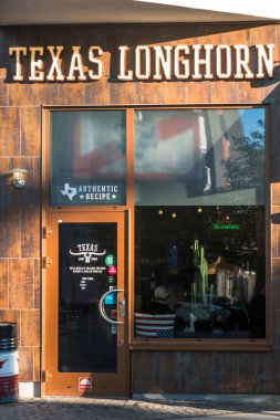 Stockholm, İsveç Teksas Longhorn restoranının dış işareti, popüler bir Amerikan tarzı restoran..