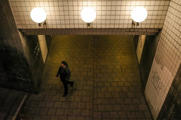 Stockholm Zweden Een Persoon Die Een Ondergrondse Tunnel Skanstull Loopt — Stockfoto