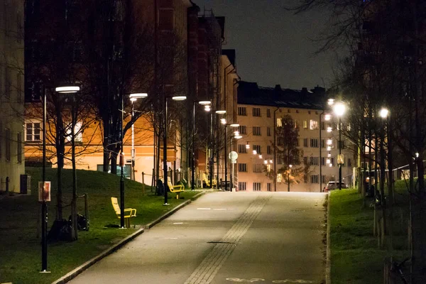 Stockhom Suécia Pessoas Andando Sobre Magnus Ladulasgatan Noite — Fotografia de Stock