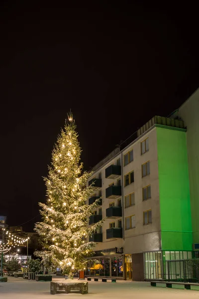 Estocolmo Suécia Uma Árvore Natal Liljeholmstorget — Fotografia de Stock