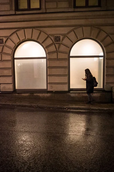 Stockholm Sweden Pedestrians Walking Jakobsgatan Downtown Next Arched Windows — Stock Photo, Image