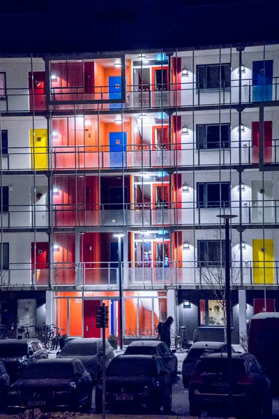 Estocolmo Suecia Una Hilera Coloridos Edificios Apartamentos Skondal —  Fotos de Stock