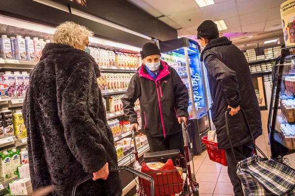 Stockholm Sweden Senior Women Shopping Inthe Supermarket Morby Centrum Shopping — 图库照片