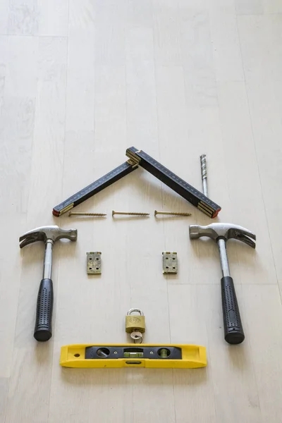 Οικιακά Εργαλεία Έχουν Σχήμα Σπιτιού — Φωτογραφία Αρχείου