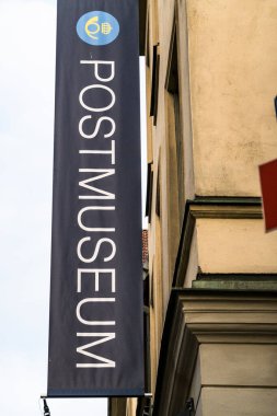 Stockholm, İsveç Gamla Stan veya Old Town 'daki Posta Müzesi' nin logosu.