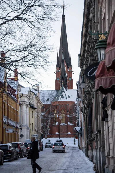 Sundsvall Švédsko Kostel Gustava Adolfa Centru Muž Přecházející Ulici — Stock fotografie