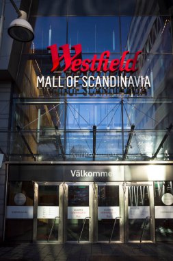 Stockholm, İsveç İskandinavya Alışveriş Merkezi girişinde bir işaret.