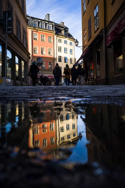 Estocolmo Suécia Pedestres Cidade Velha Gamla Stan Caminham Por Uma — Fotografia de Stock