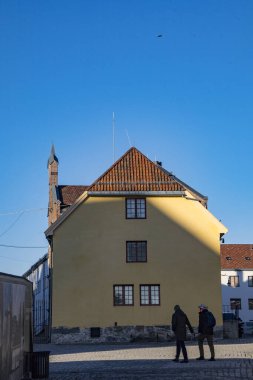 Oslo, Norveç Akershus Festning 'in ya da Oslo' nun merkezindeki Akerhus kalesinin ve askeri konutların manzarası,