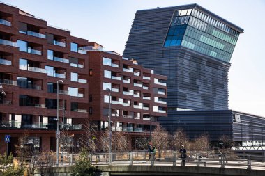 Oslo, Norveç Güneşli bir günde modern Barkod Bölgesi ve Munch Müzesi.