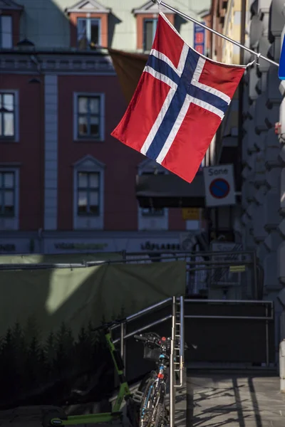 Oslo Noruega Bandeira Noruega Pendurada Uma Loja — Fotografia de Stock