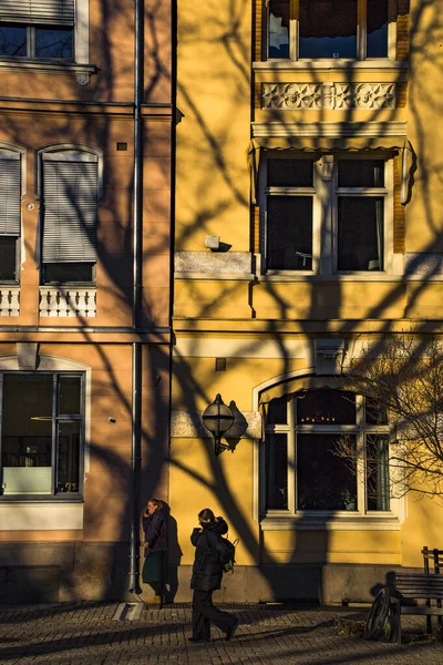 Oslo Norway People Walking Strong Winter Shadows Bankplassen Downtown — Stock Photo, Image