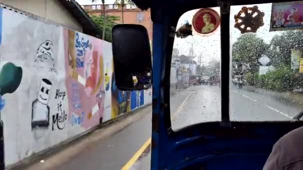 Galle Sri Lanka Het Uitzicht Vanuit Een Tuktuk Bromfiets Taxi — Stockvideo