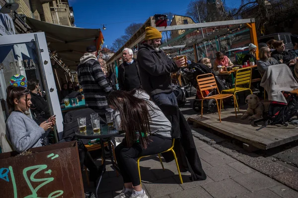Stockholm Suède Les Gens Qui Traînent Dans Bar Extérieur Nytorget — Photo