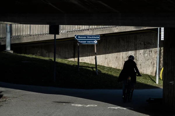 Stockholm Schweden Ein Radfahrer Auf Einem Radweg Einem Tunnel Mit — Stockfoto