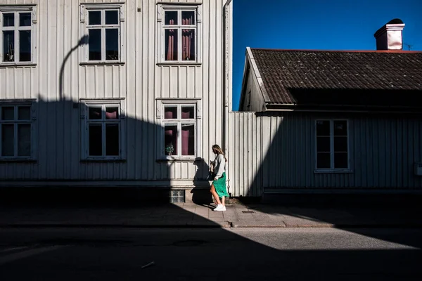 Vanersborg Sweden Woman Green Dress Walks Side Street Sun — 스톡 사진