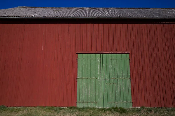Ekholmen Sweden Green Door Red Barn — Foto de Stock