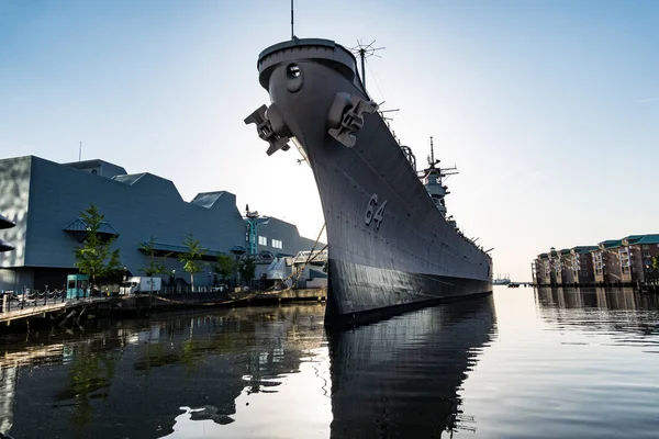 Norfolk, Virginia, ABD. USS Wisconsin yatağında..