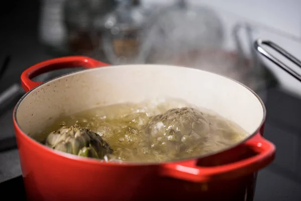 Artichokes Boiling Pot — Stok fotoğraf