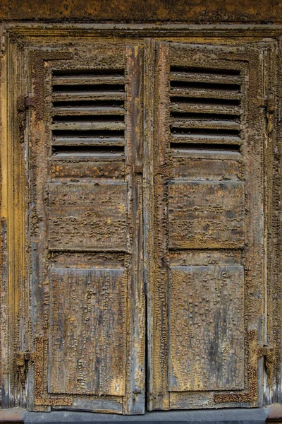 Рига Латвия Старая Деревянная Дверь Жалюзи — стоковое фото